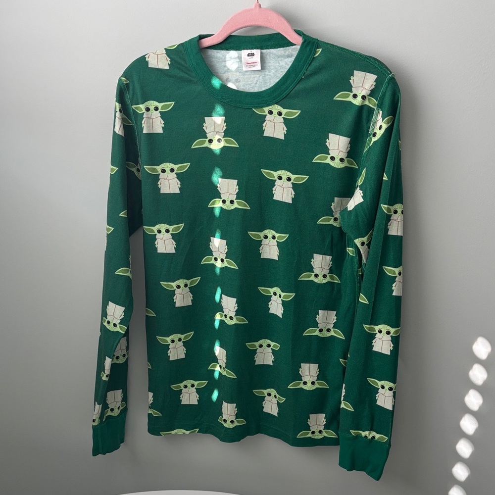 Hannah Andersson long sleeve baby yoda pajama top